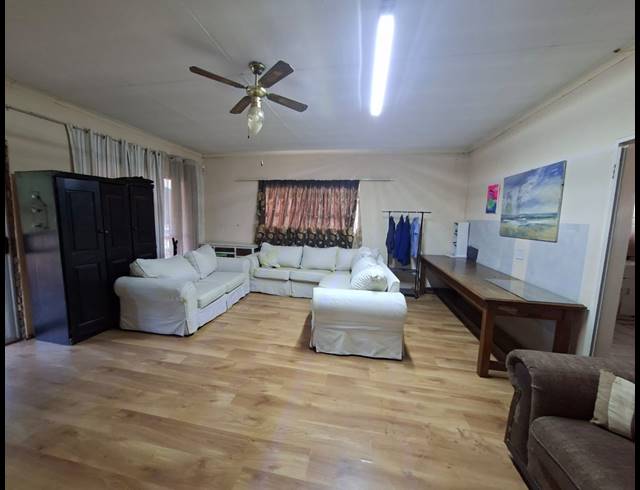 3 BEDROOM HOUSE FOR SALE IN RIVERSDALE